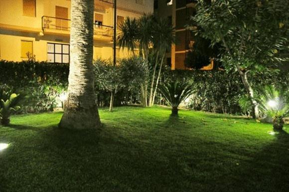 סן בנדטו דל טרנטו Hotel Haus Charlotte מראה חיצוני תמונה