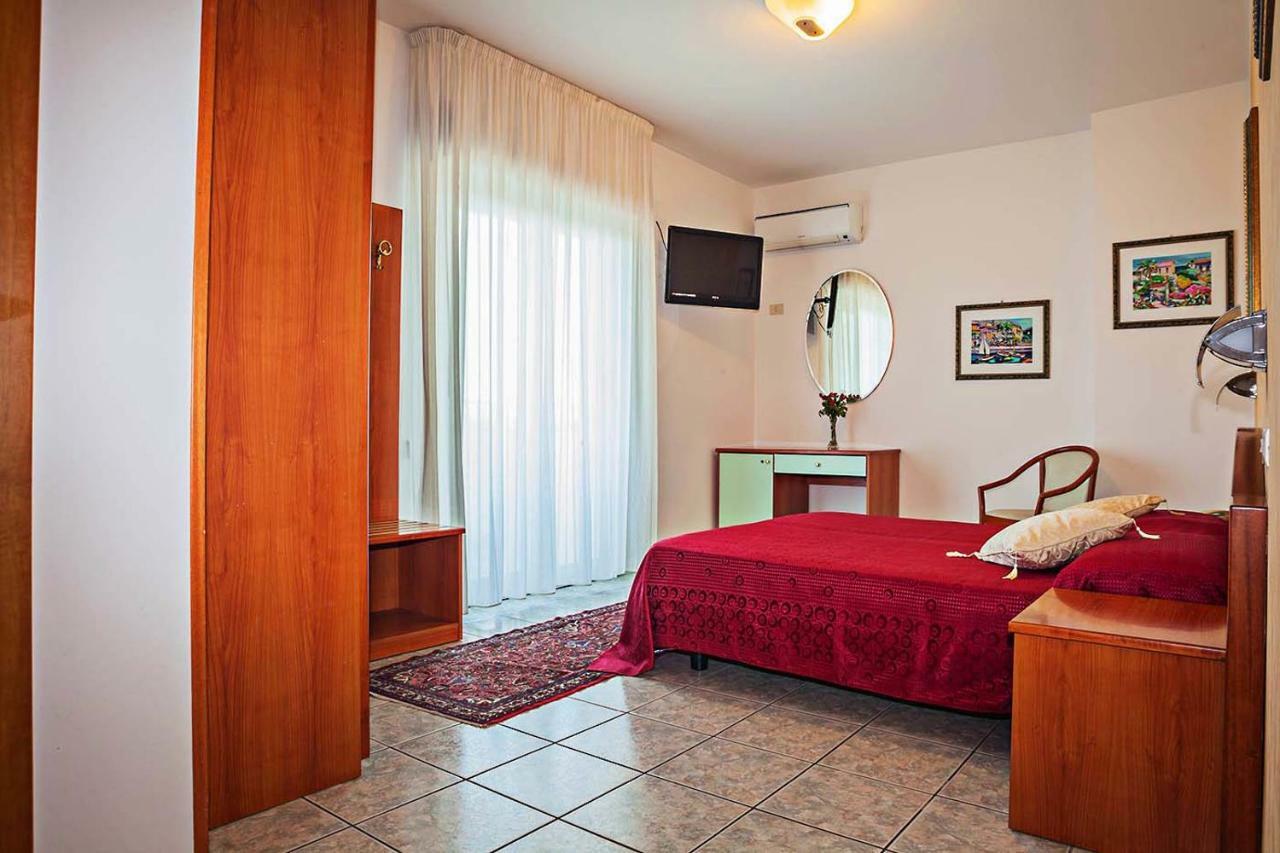 סן בנדטו דל טרנטו Hotel Haus Charlotte מראה חיצוני תמונה